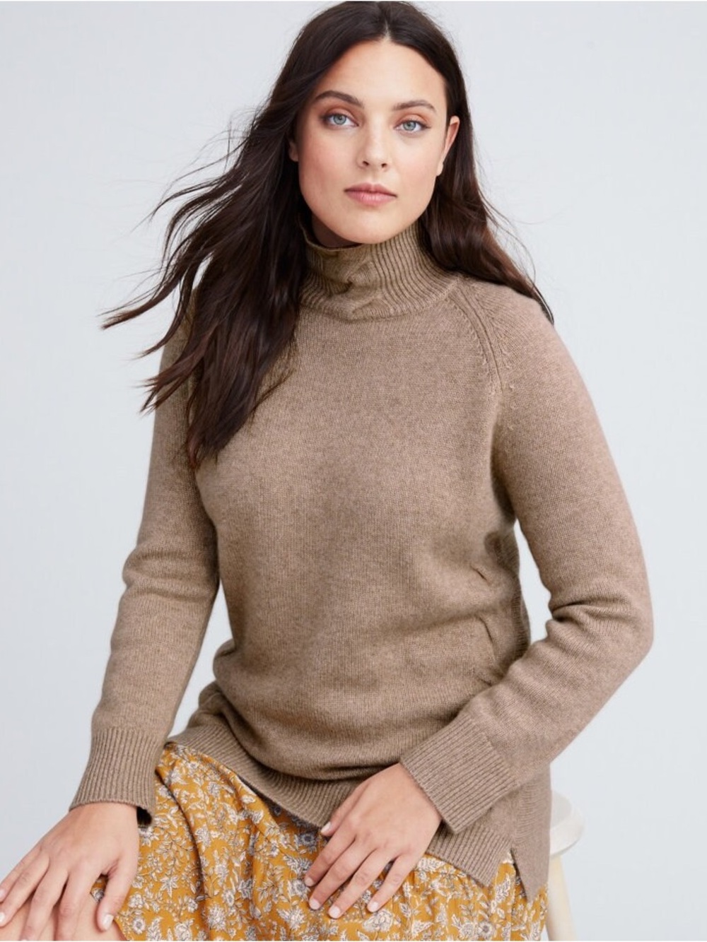Garnet Hill Cashmere Cable Detail Taupe TurtleNeck Sweater Size Medium